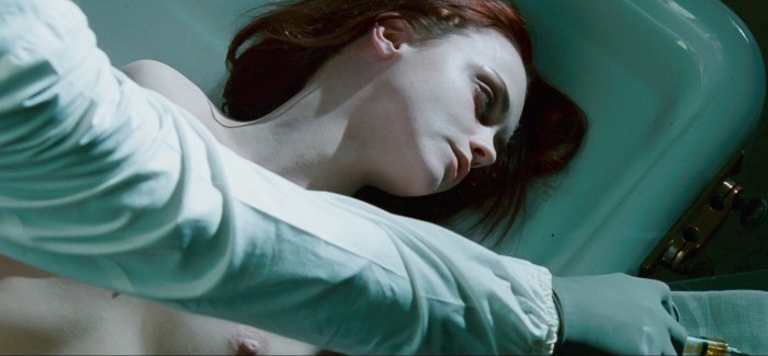 K_kissa drain Christina