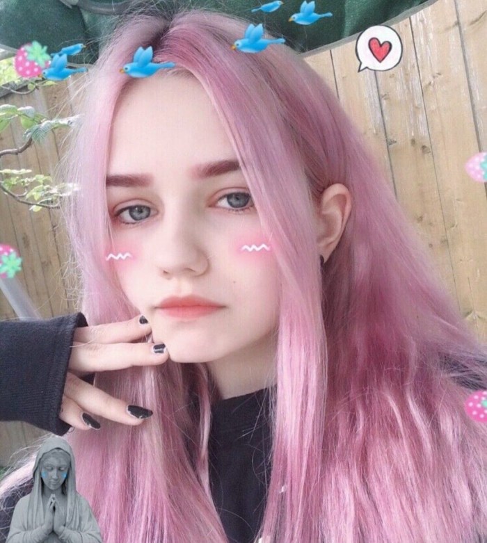 Victoria Bliss with pink hair