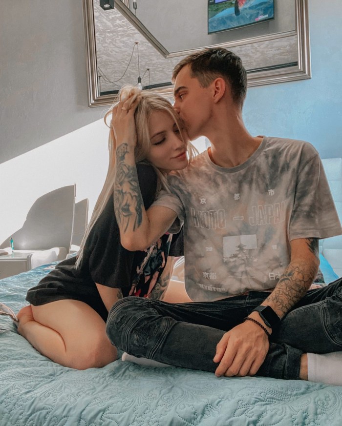 Kira Kruleveva in the bathroom