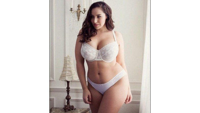 Jovita Zinkevich model saz plus