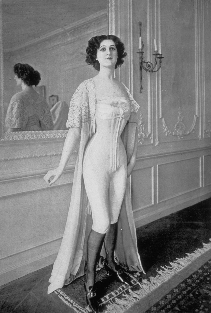 Edwardian era Fashion Corset