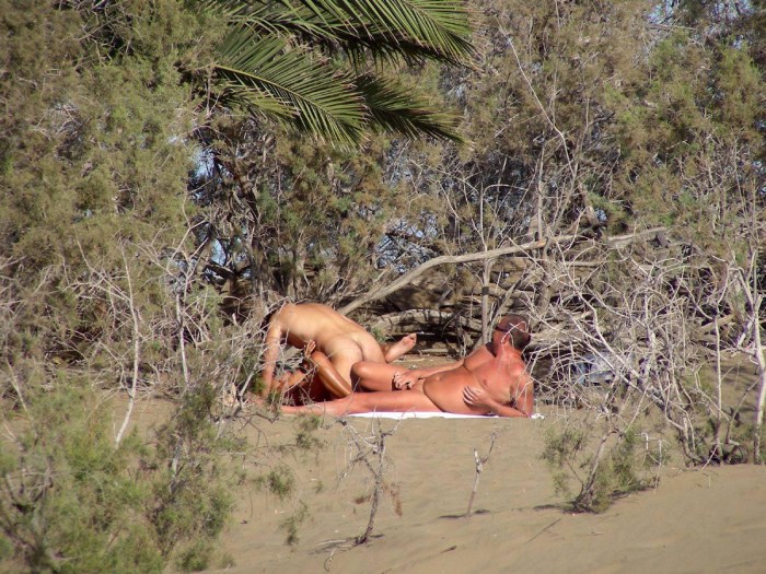 Masturbation of girls on the beach