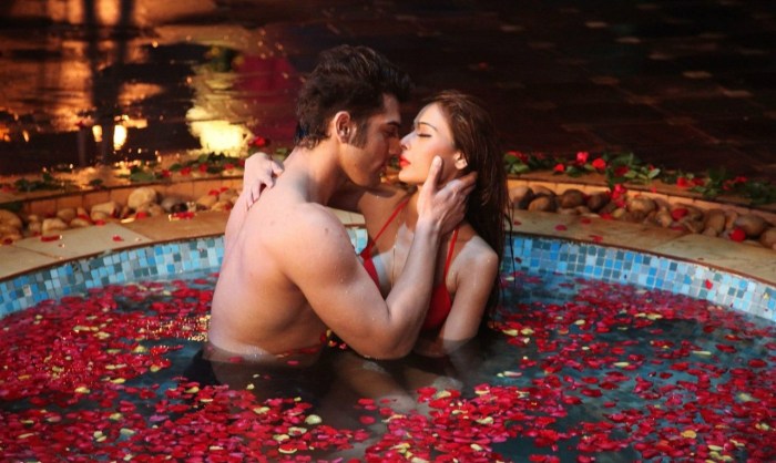 Steve McQueen Neile Adams Bath