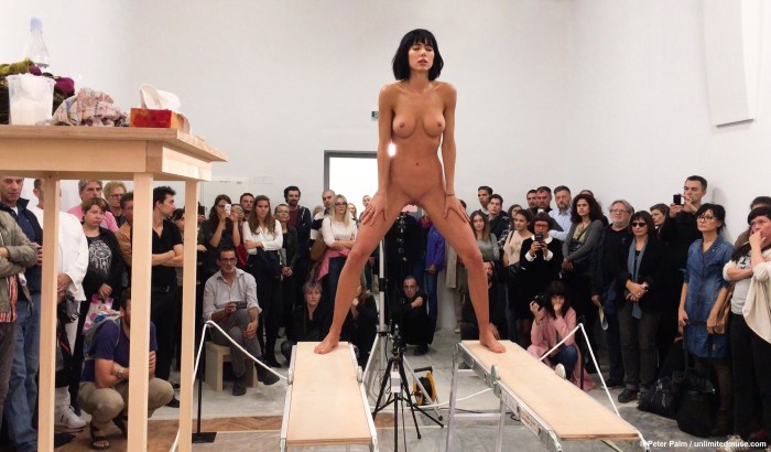 Performance Naked Theater