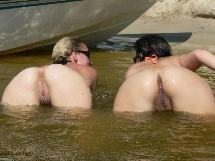 Fuck on a public beach