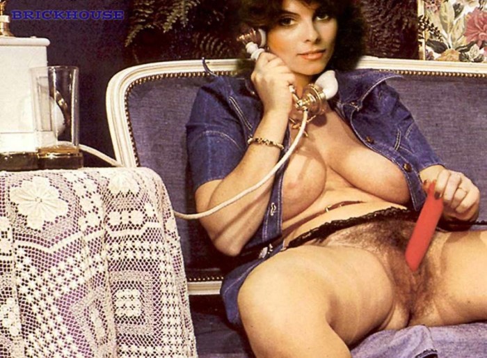 Retro girls without panties