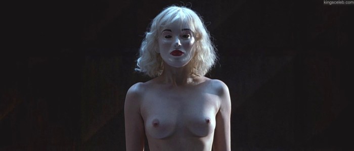 Surgeon Erotic scenes