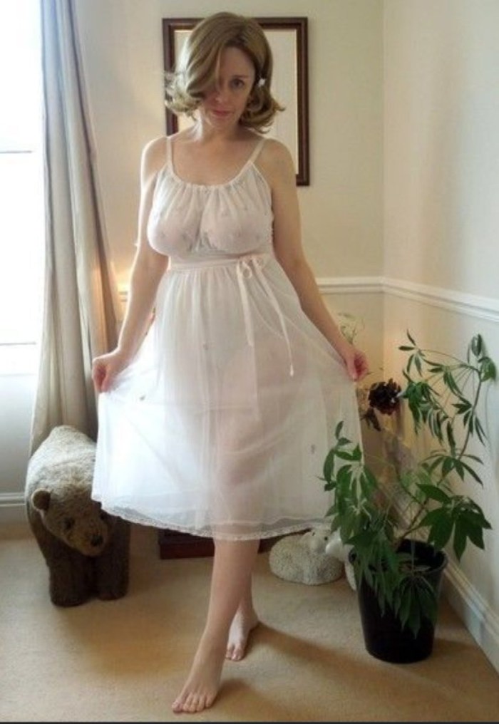 Mature in a dress and without a bra