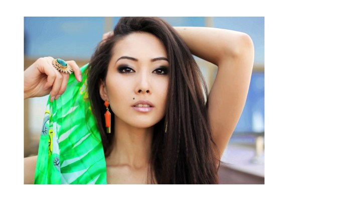 Beautiful Chinese women in pantyhose