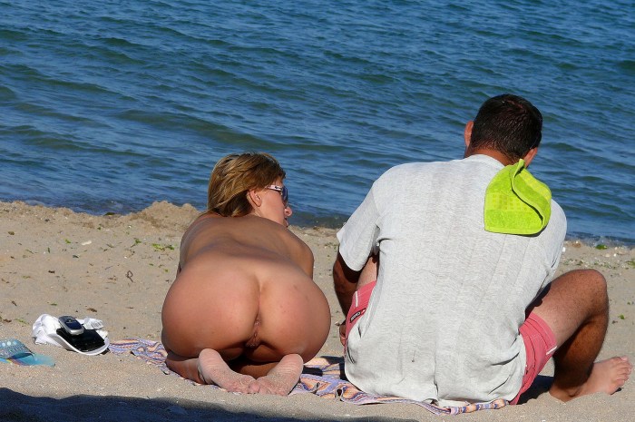 Naked thick women on the beach