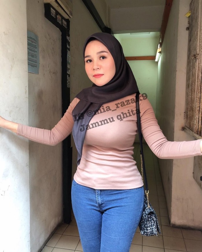 Mia Caliph in Hijab 2018