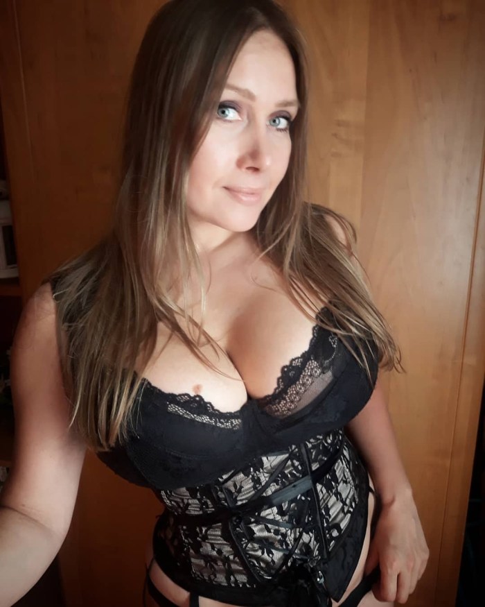 Girls in dresses amateur