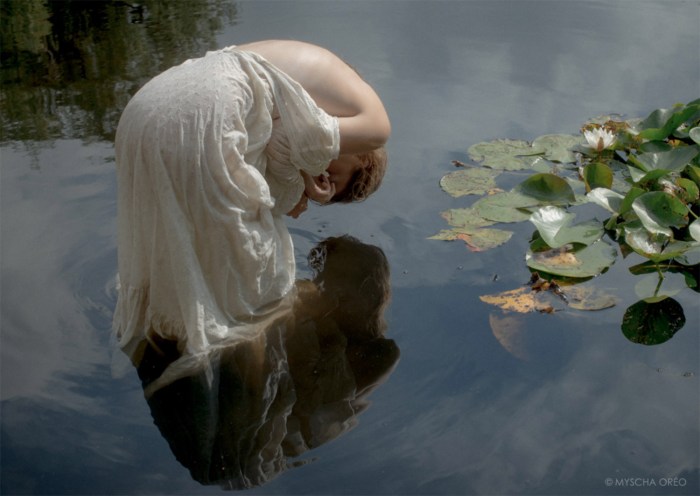 TSUKUYOMI (Kami-Sama No You Na Kimi E