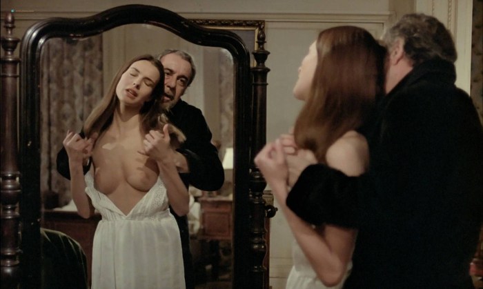 Actress Karol Buke Nude