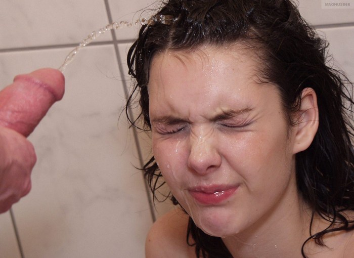 Pissing in Johane Johansson