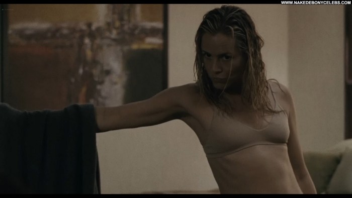 Actress Maria Bello Naked
