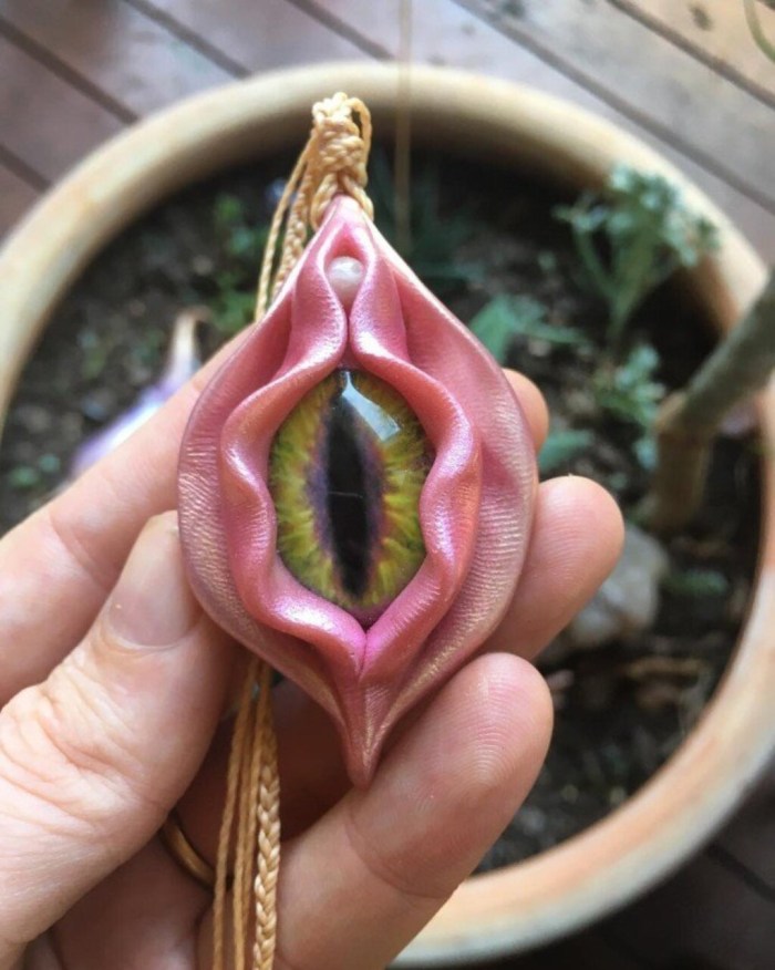 Non -standard vagina