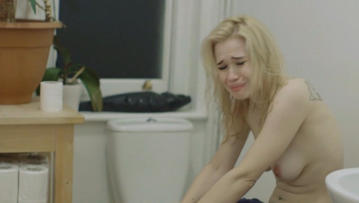 Amanda Schull is naked