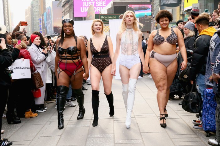 Plus saz model on Times Square