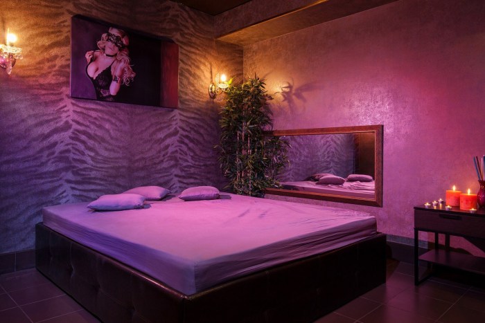 Massage Salon for Men