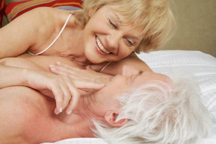 Old women without complexes