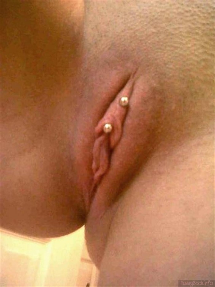 Women's intimate piercing
