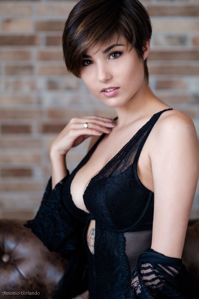 Short haircut Georgia Soleri