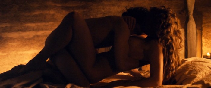 Taisiya Vilkova Gogol bed scene