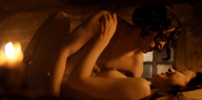 Julia Franz Gogol bed