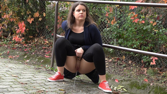Thick women pierce close -up