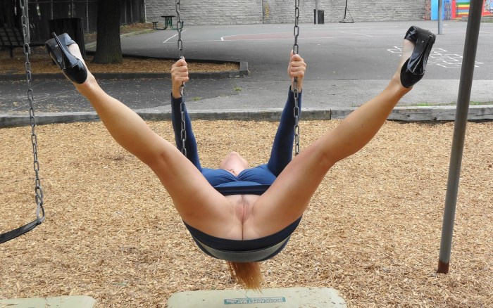 Without panties in the gym