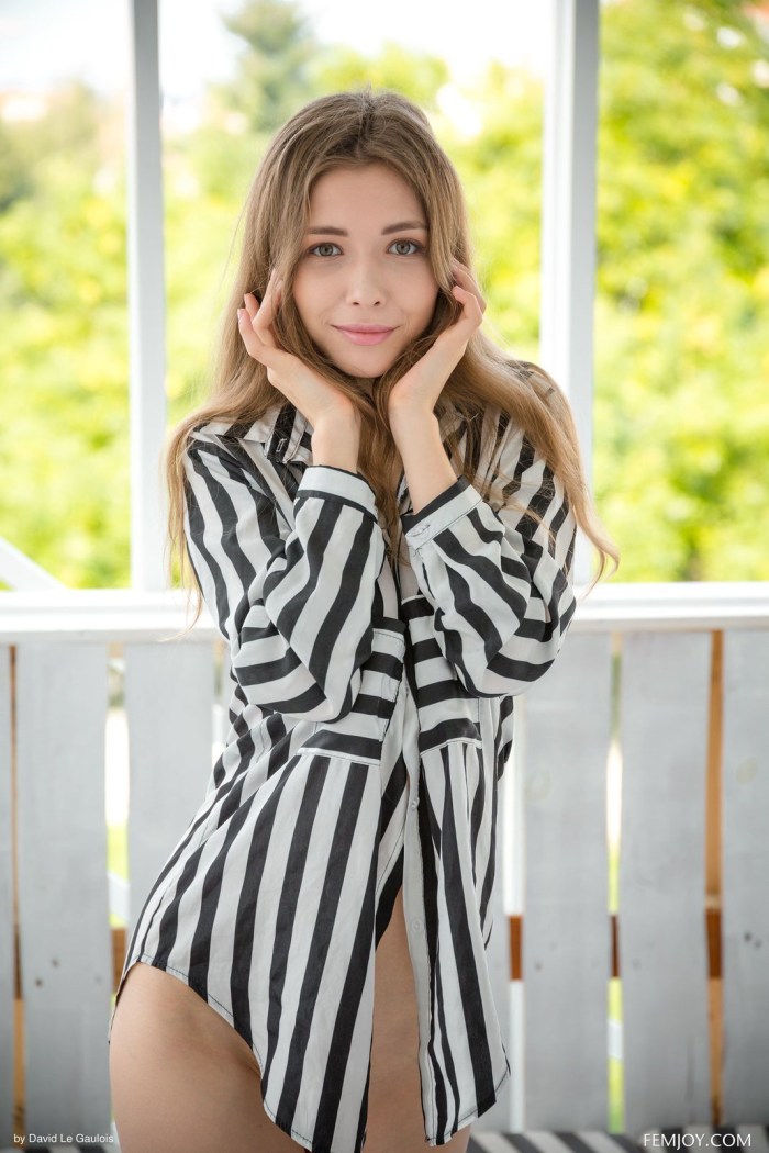 Mila Azul model