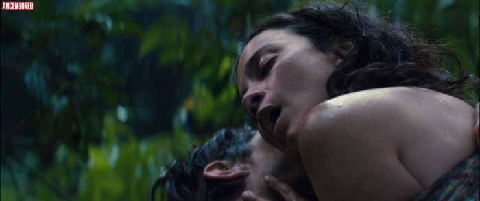 Alice Braga Queen South Sex Scene