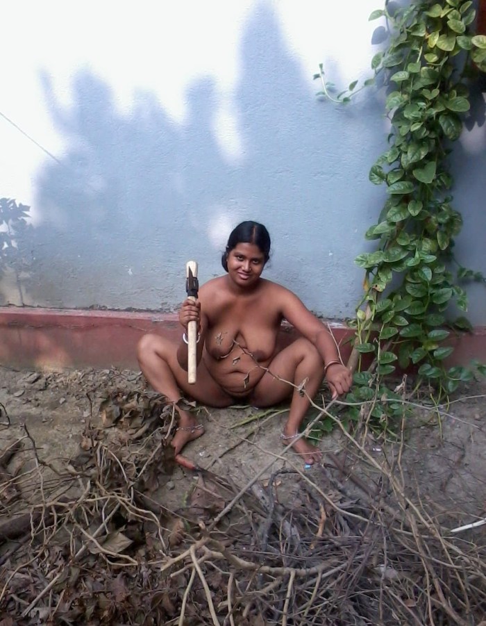 Poorest Indian Village Aunties Show Pussy