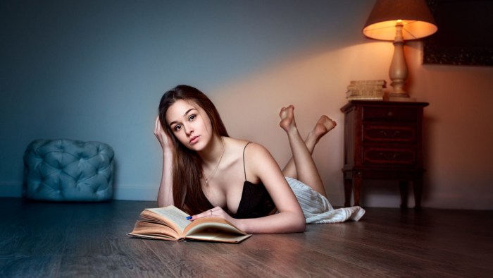 Photoshoot with books on the floor