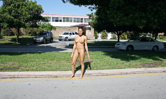 Monica Mulatto Nude in Public