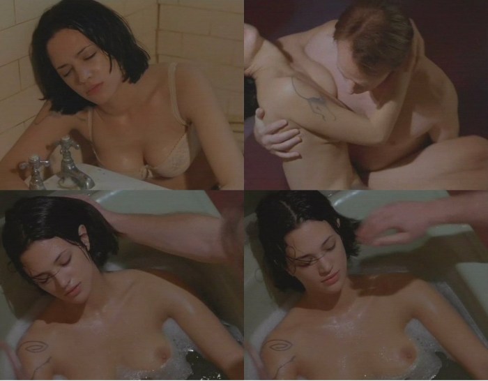 Naked actress Asia Argento