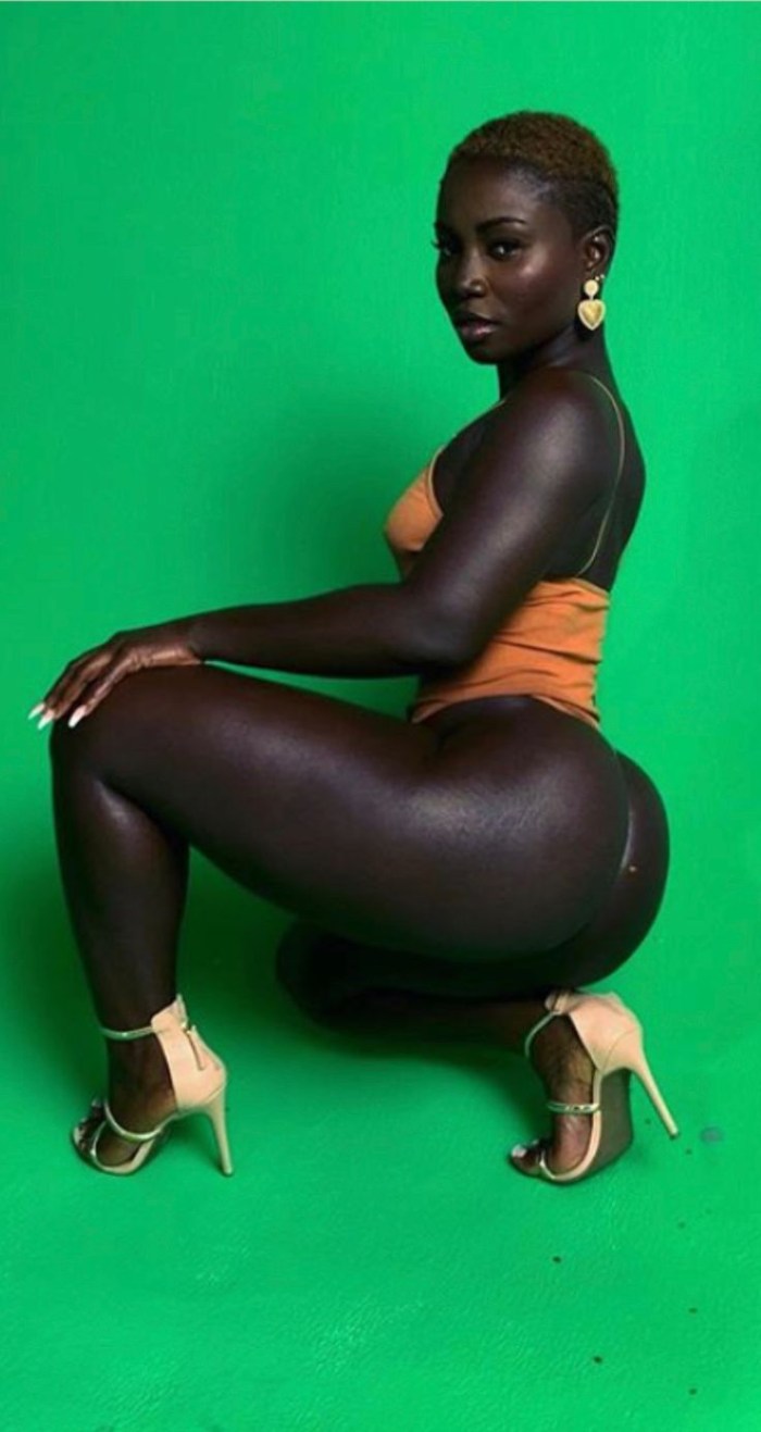 Kali Mwanamke, Miguu Kuenea, Uchi Mkubwa Punda, Inayoonekana Uke