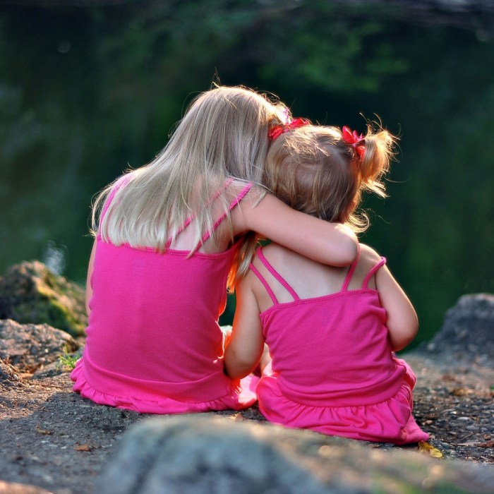 Wallpaper younger sister and older