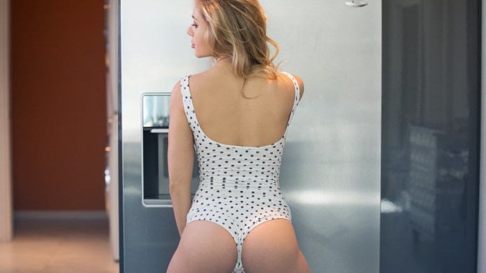 Alina Lanina buttocks