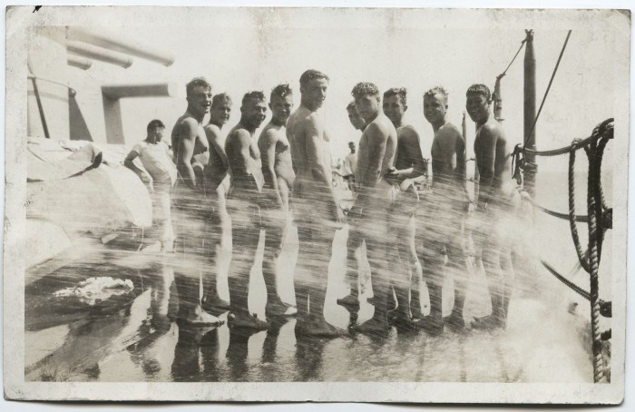 Bullying in prison Abu Graib