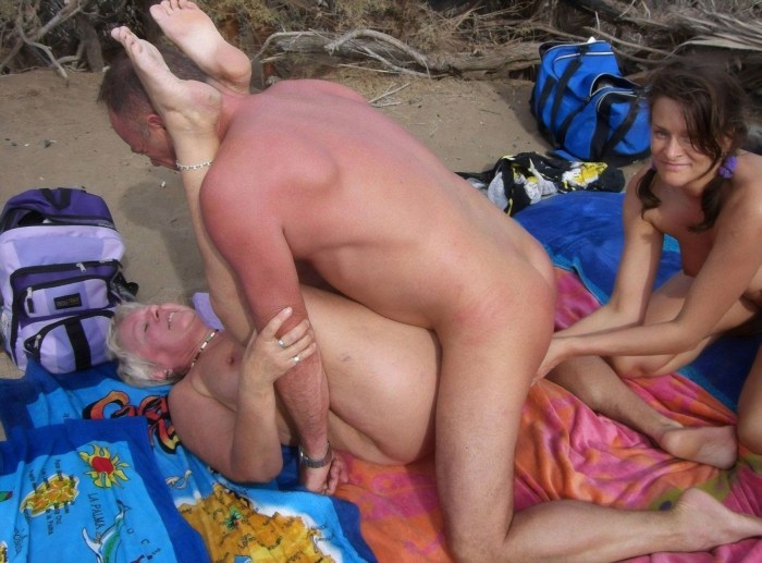 Bang mature on the beach
