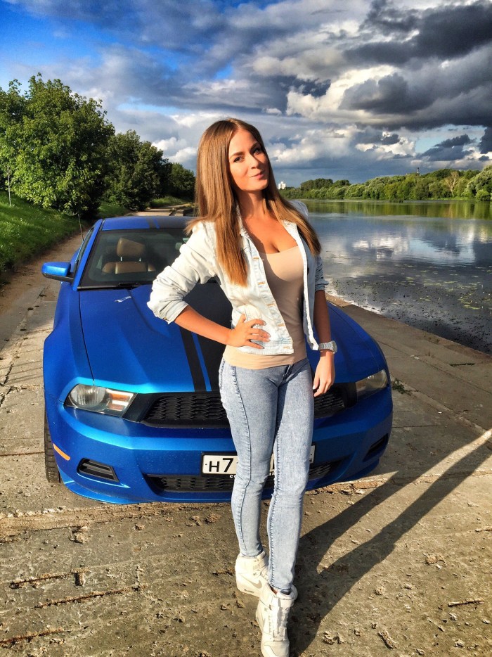 Exhibitionist Oksana Shai