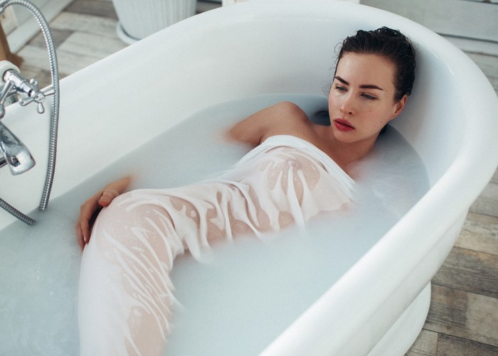 Photoshoot in the bathroom