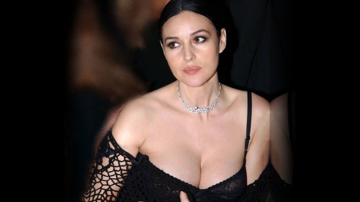 Monica Bellucci photo naked breasts