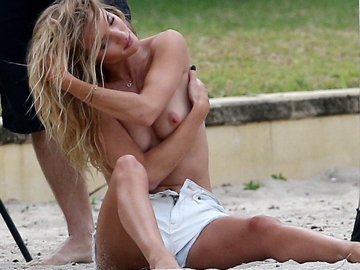 Rosie Huntington-Whiteley Naked