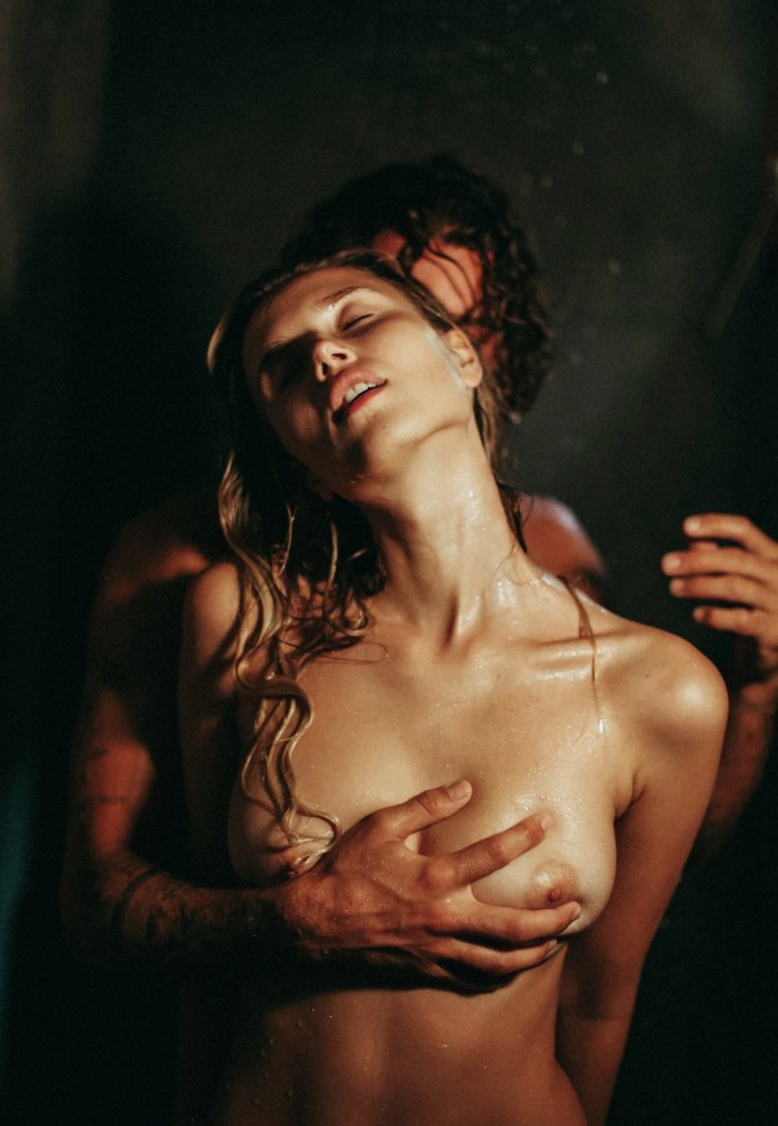 Polina Sa -coat boobs