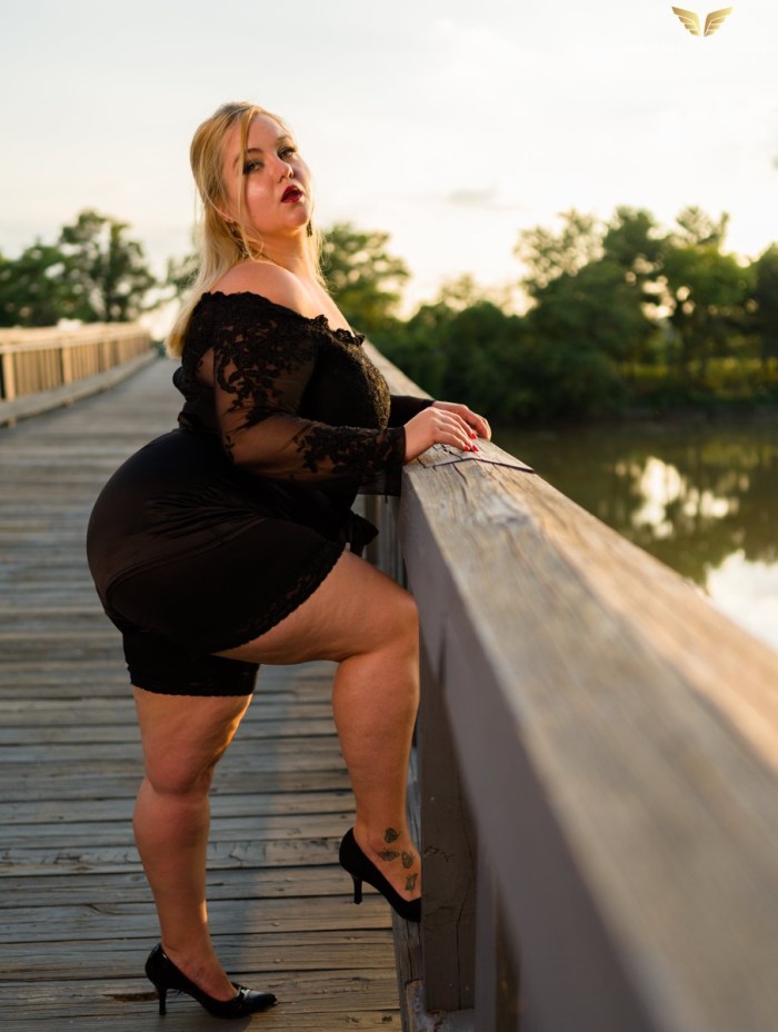 Naked mature juicy wet