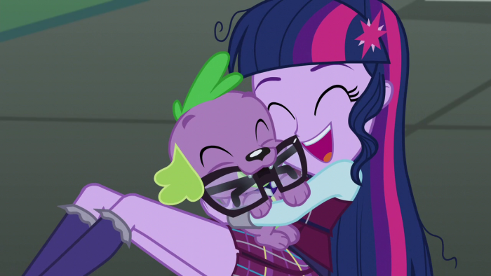 Sci Twi and Twilight Sparkle kiss