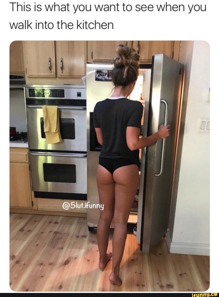 Woman behind in the kitchen